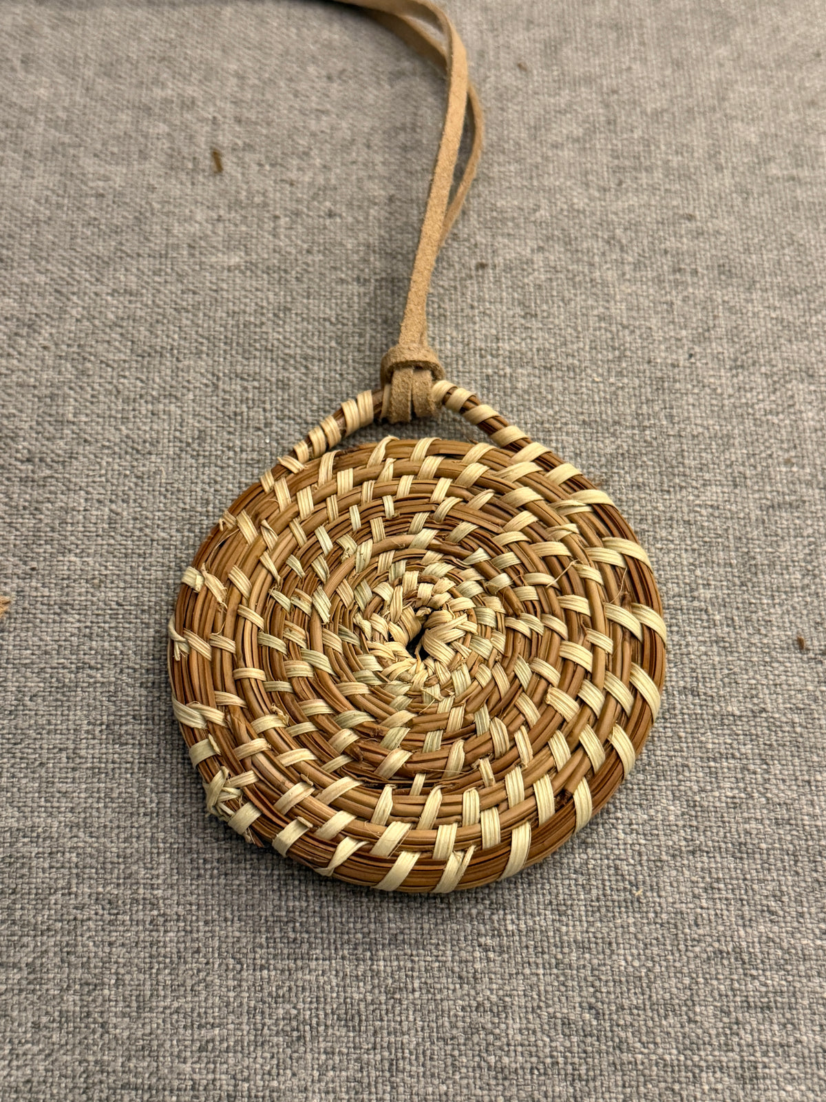 Coulter pine pendant with palm necklace from Baja California (E)