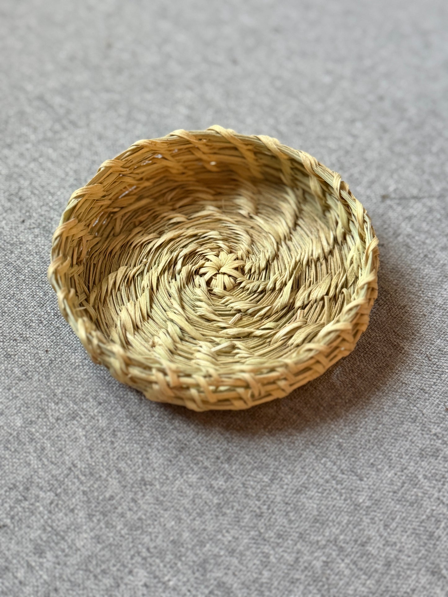 Hand made pine and palm open tray basket from Baja California